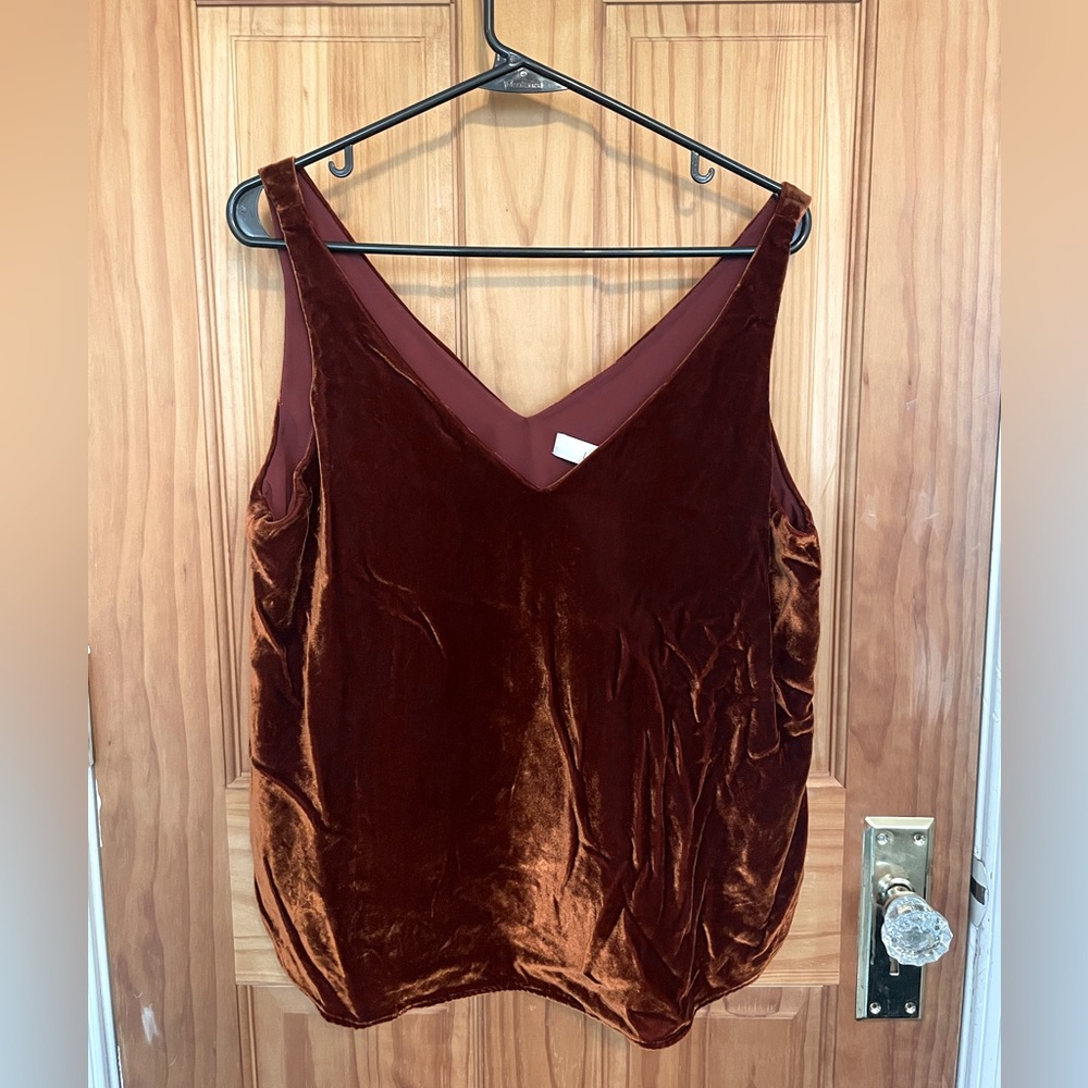 LOFT Women’s Blouse. Brown/Copper color. Size Medium